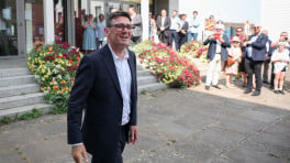 Newly elected leader of Britain’s Labour Party Andy Burnham walks following his first engagement as leader, in Gravesend, Kent, Britain, 17 July 2026. Photo: Reuters 