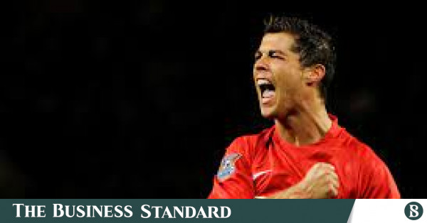 Juventus sell HALF A MILLION shirts to pay off half of Cristiano