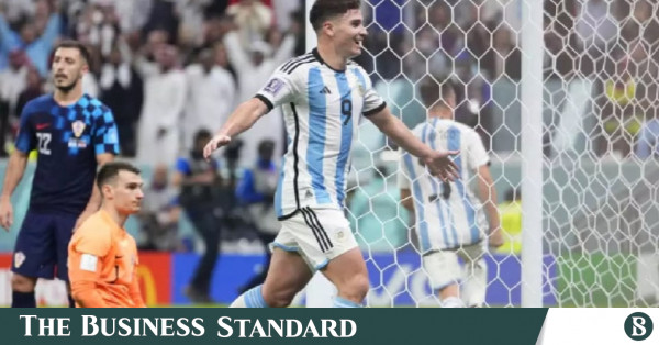 3Sports on X: Julian Alvarez makes it 2️⃣ for Argentina! #FIFAWorldCup  #Qatar2022onMG  / X