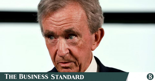 Richest person in the world, Bernard Arnault, loses 11 billion dollars in  one day