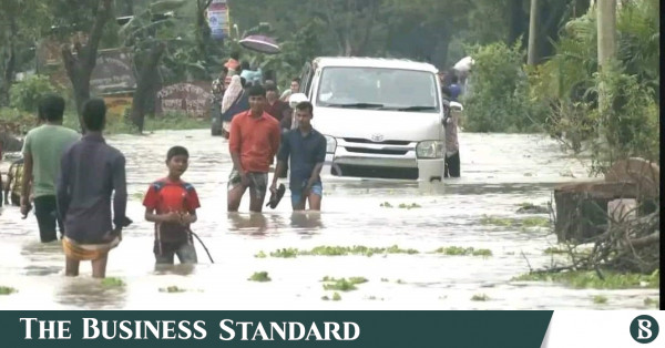 Supply crisis in Feni: Candle and gas bottle prices explode in the face of floods